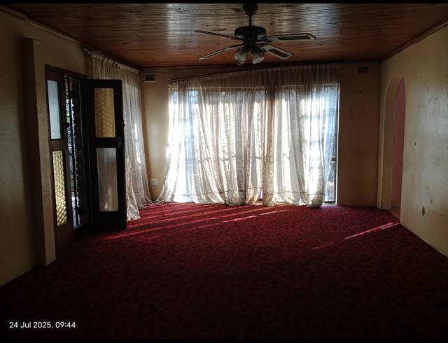 3 BEDROOM FREEHOLD FOR SALE IN NORTHDALE